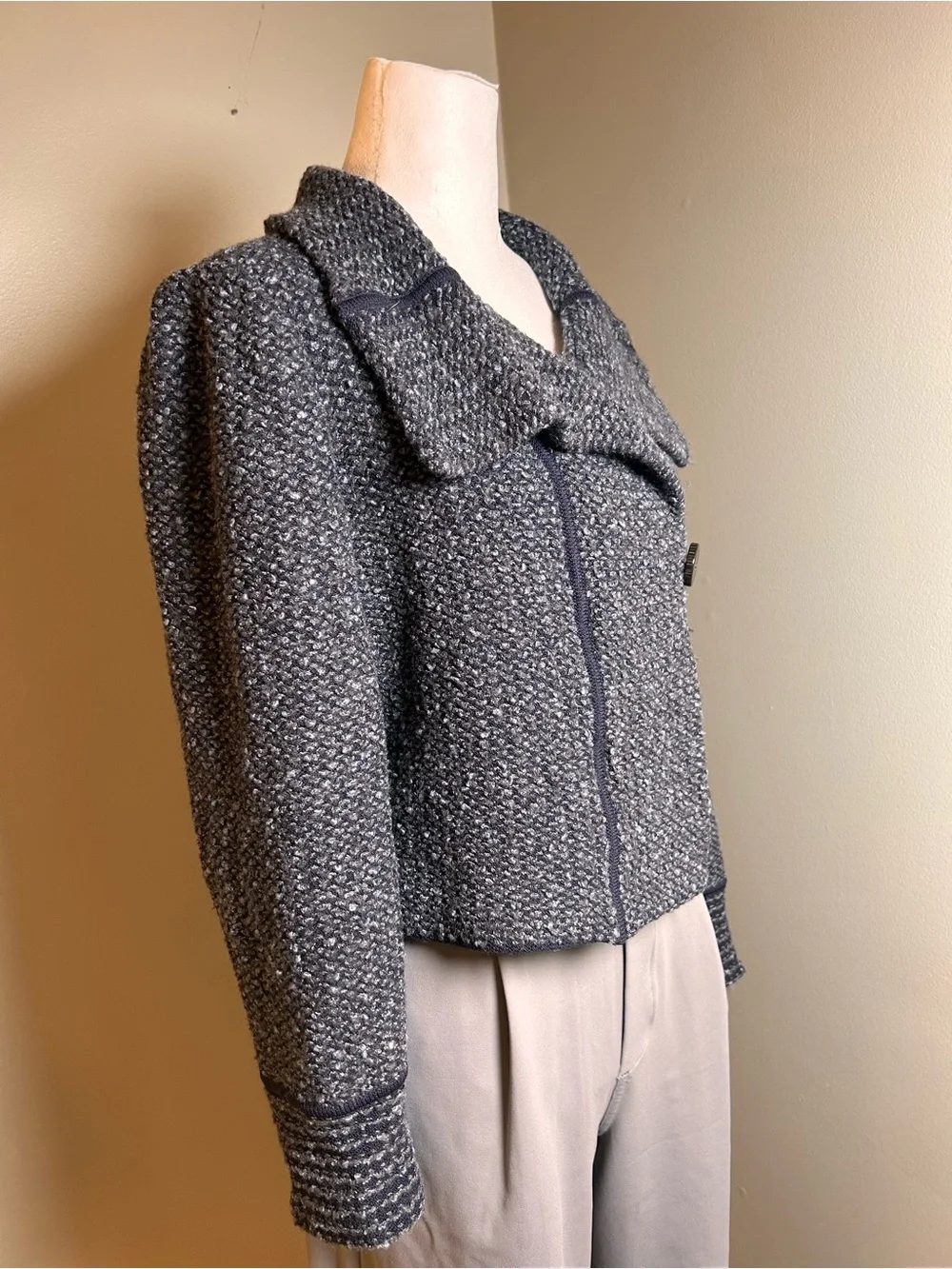 St. John Collection P Bouclé Cropped Knit Jacket Made USA